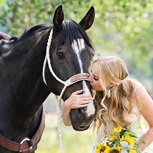 Meet your Posher, Caitlin